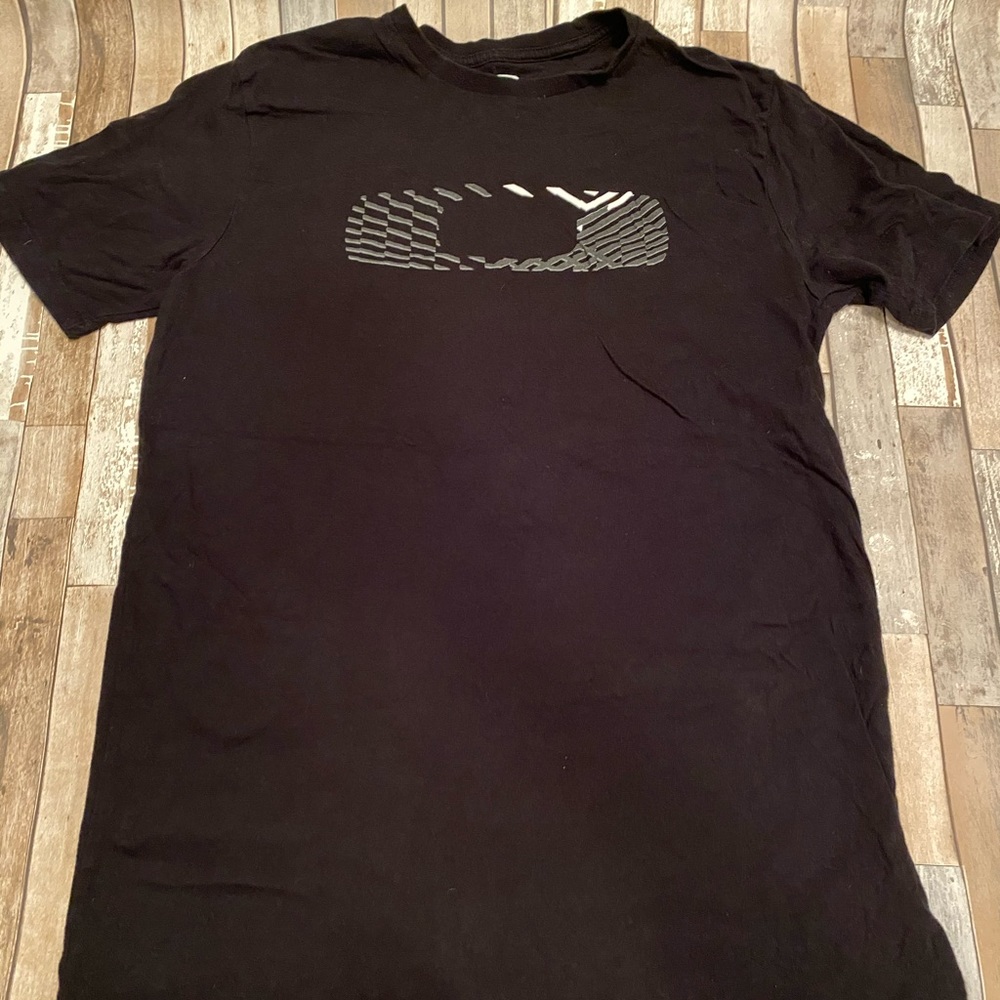 Oakley L golf t shirt